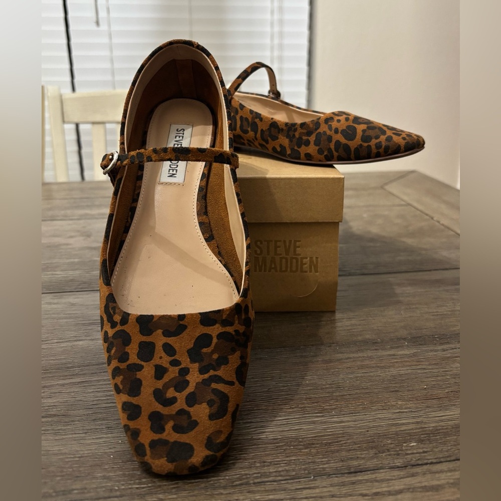 Steve Madden Leopard Flats